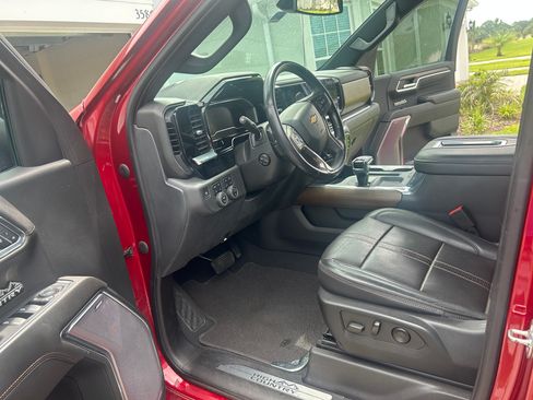 Used 2022 Chevrolet Silverado 1500 High Country w/ Max Trailering Package AWD/4WD image 9