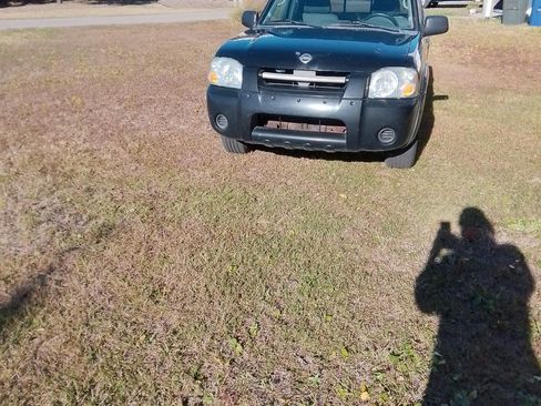 Used 2004 Nissan Frontier XE w/ (VTP) Value Truck Pkg image 5