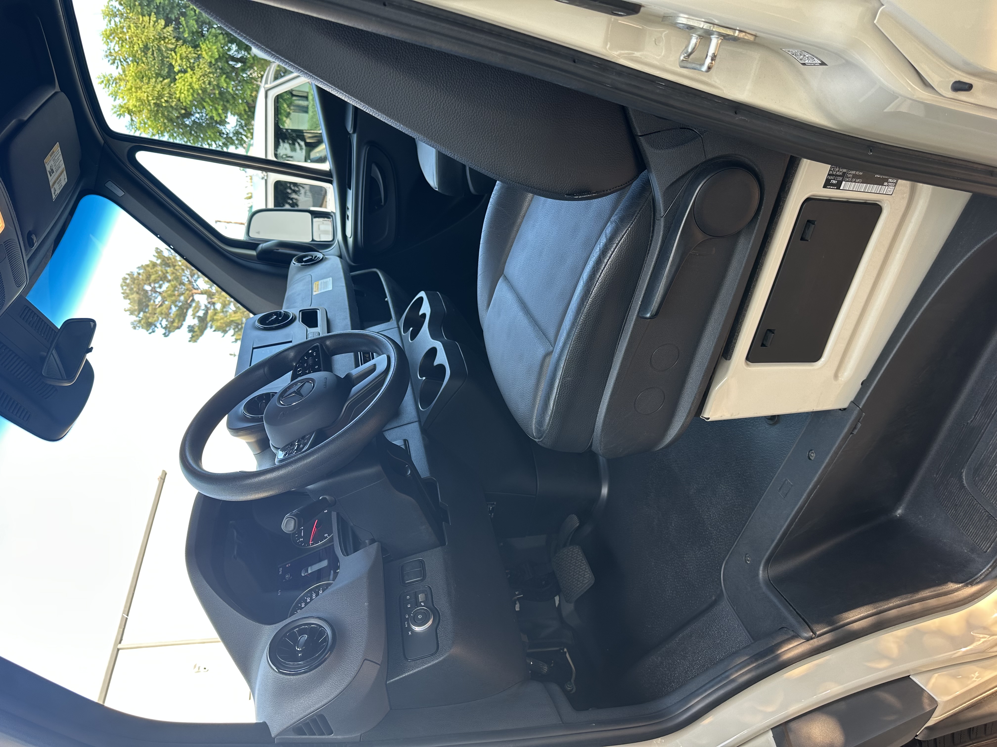 Used 2023 Mercedes-Benz Sprinter 2500 image 9