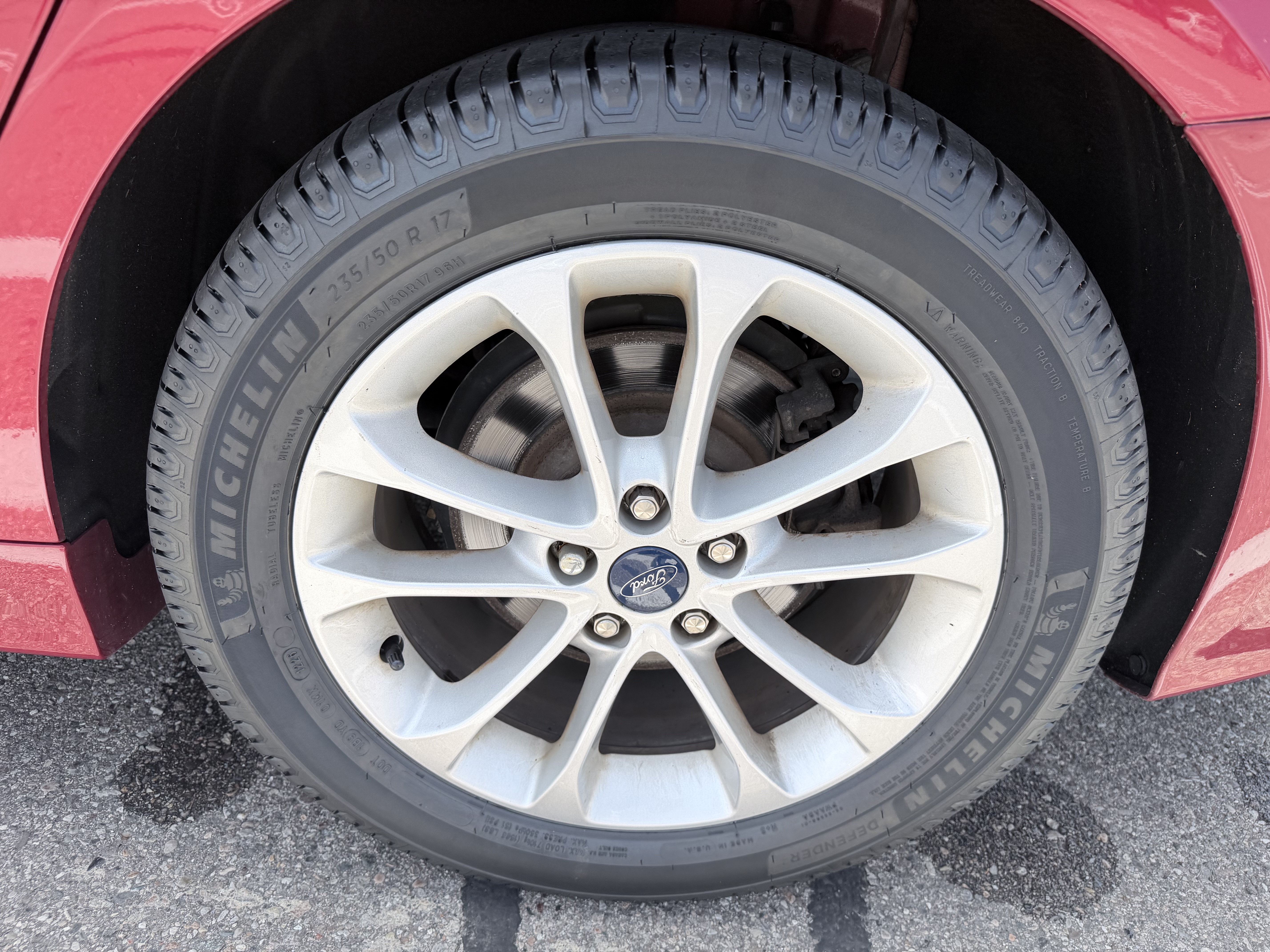 Used 2020 Ford Fusion SE FWD image 16