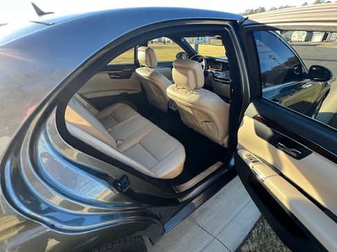 Used 2007 Mercedes-Benz S 550 S 550 4MATIC Sedan 4D image 9