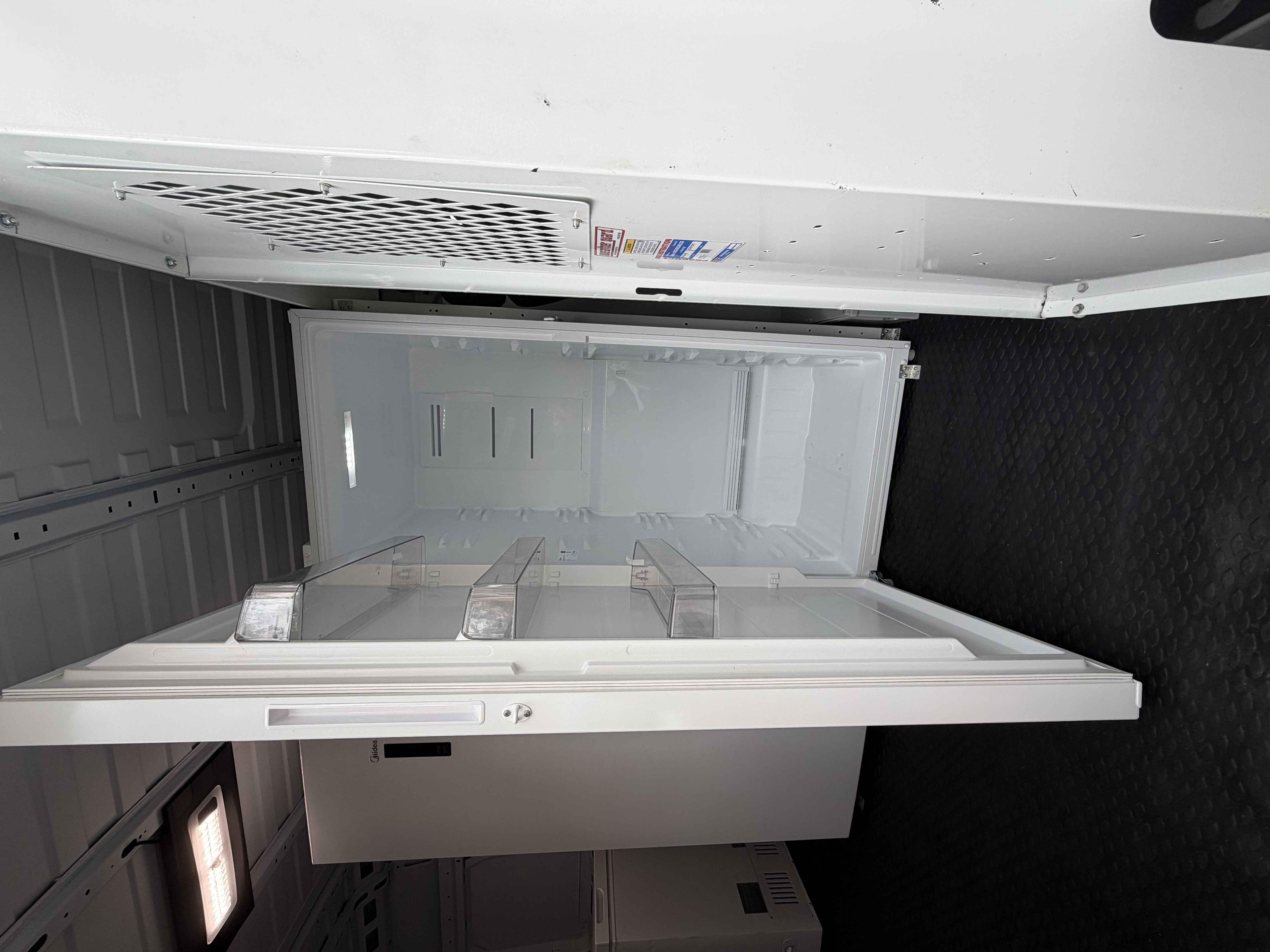 Used 2023 RAM ProMaster 2500 w/ Interior LED Lighting Group FWD image 4