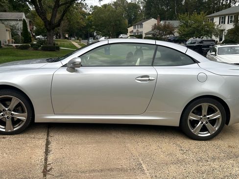 Used 2014 Lexus IS 250C image 9