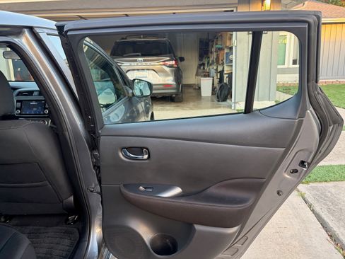 Used 2022 Nissan Leaf S Plus image 22