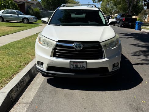 Used 2015 Toyota Highlander Limited w/ Driver Technology Package AWD/4WD image 1