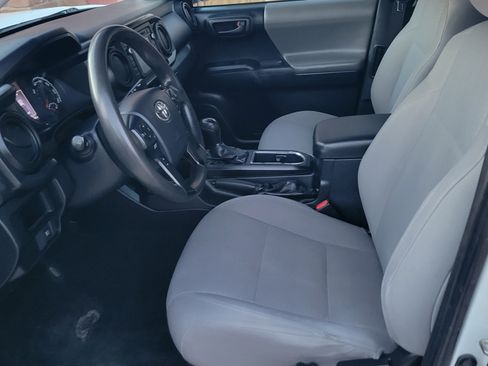 Used 2019 Toyota Tacoma SR w/ SR Convenience Package image 16
