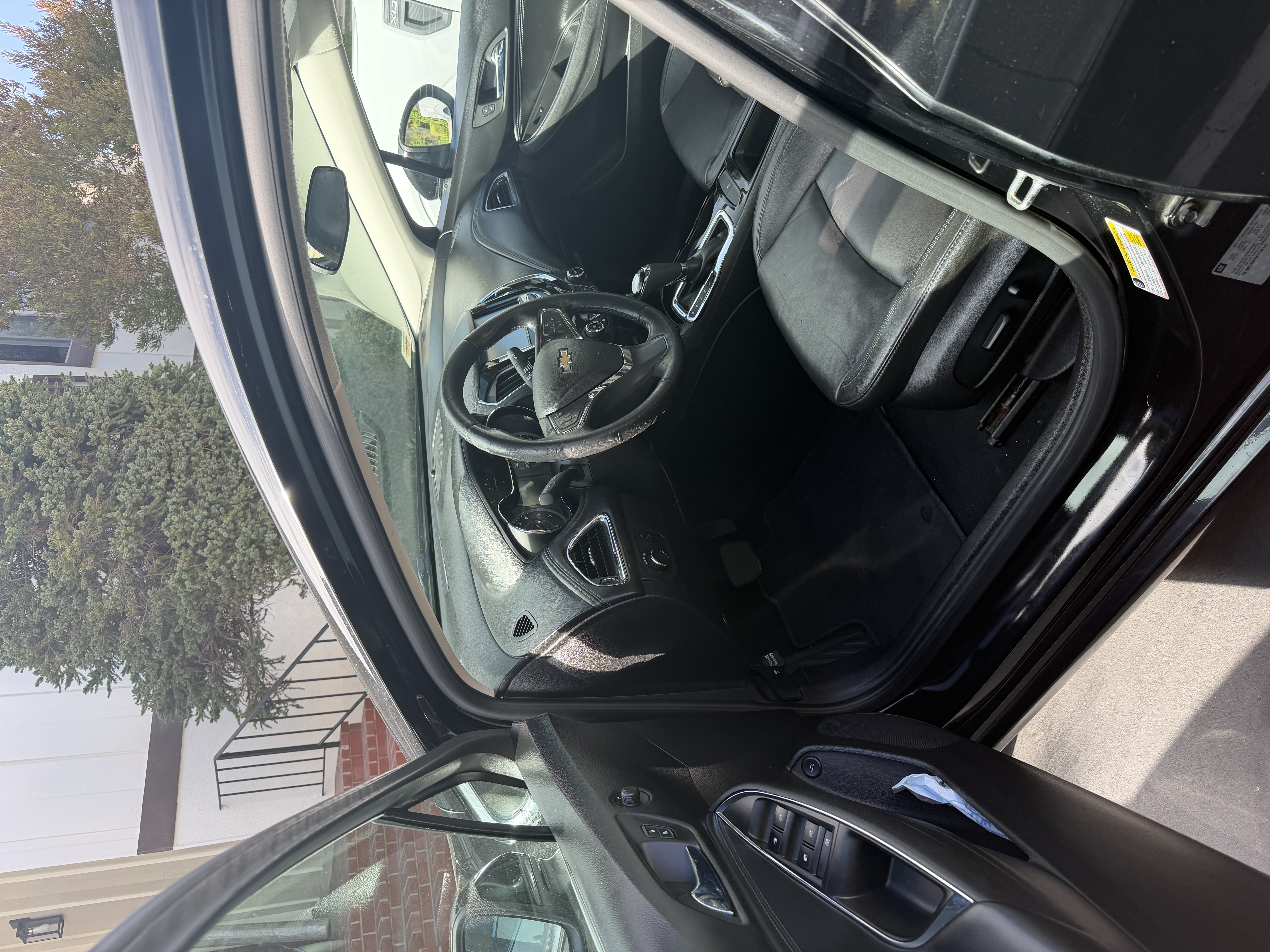 Used 2017 Chevrolet Cruze Premier FWD image 2