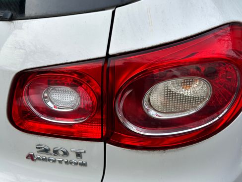 Used 2009 Volkswagen Tiguan SE image 14