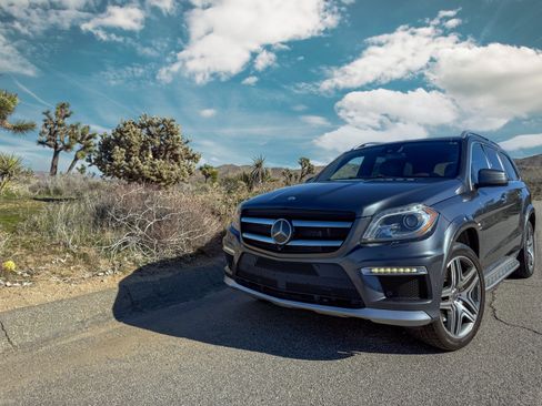 Used 2015 Mercedes-Benz GL 63 AMG 4MATIC image 18
