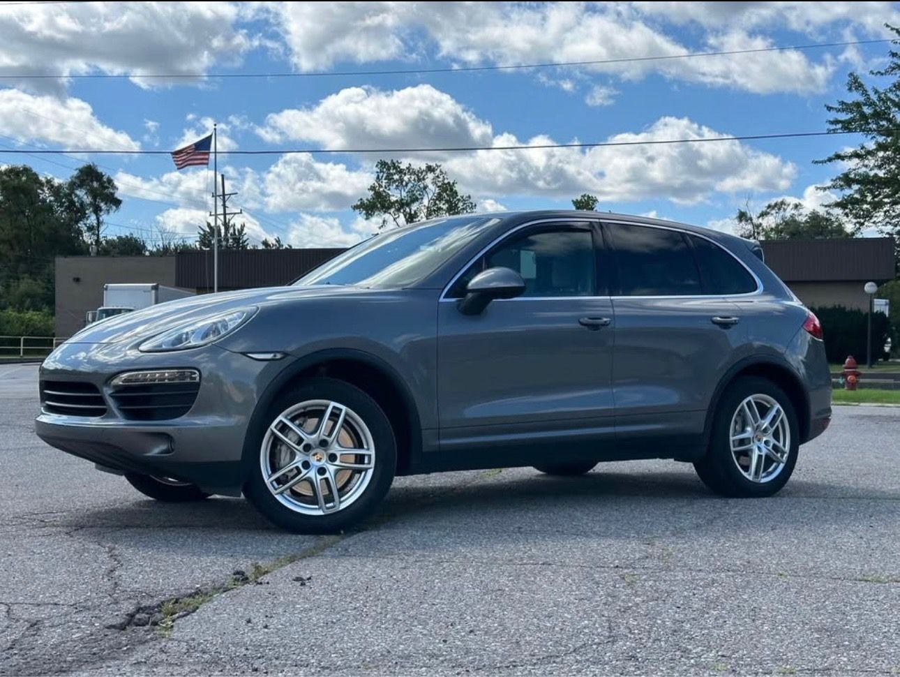 Used 2014 Porsche Cayenne S AWD/4WD image 1
