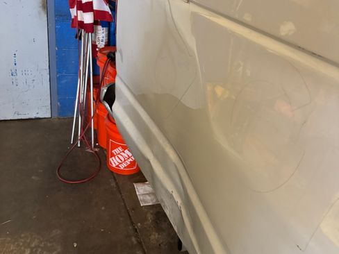 Used 2000 Ford E-350 and Econoline 350 Club Wagon RWD image 5