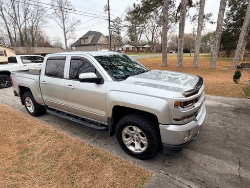 Used 2018 Chevrolet Silverado 1500 LT w/ All Star Edition image 8