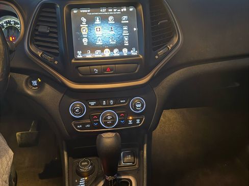 Used 2016 Jeep Cherokee Latitude w/ Comfort/Convenience Group image 13