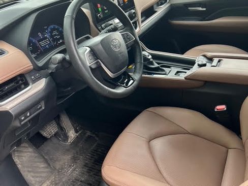 Used 2024 Toyota Grand Highlander AWD image 10