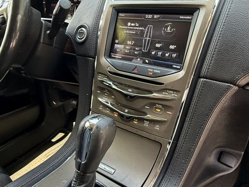 Used 2011 Lincoln MKX 2WD w/ Wood Pkg image 4