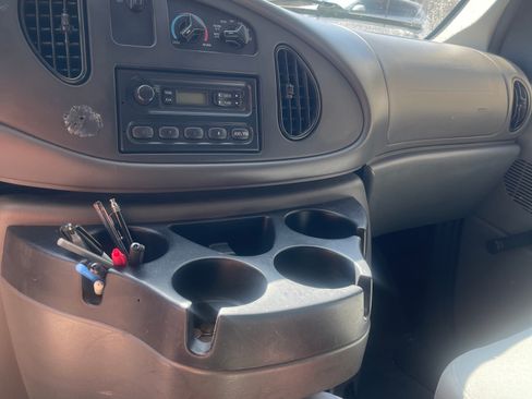 Used 2008 Ford E-150 and Econoline 150 RWD image 4