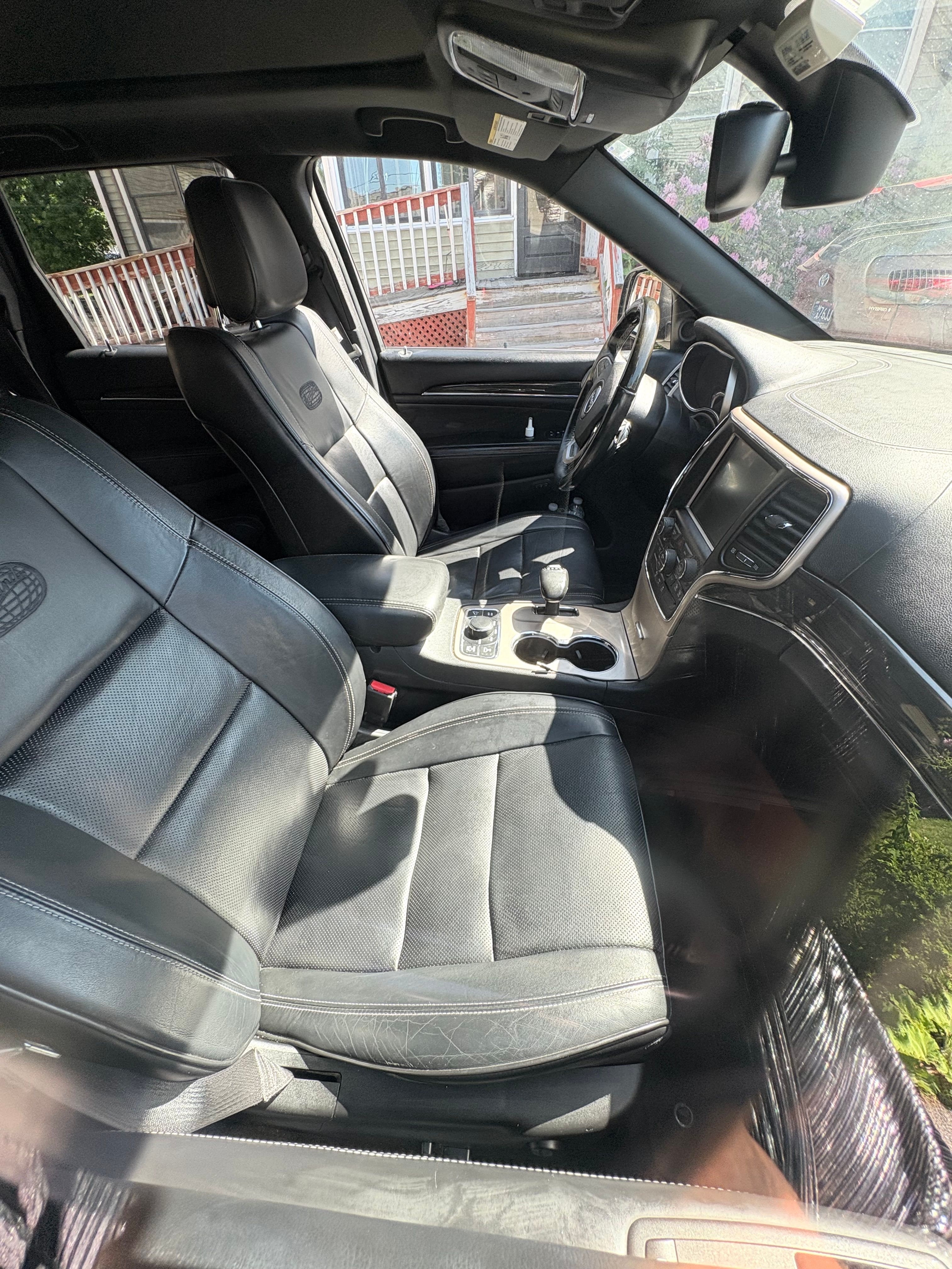 Used 2015 Jeep Grand Cherokee Overland AWD/4WD image 1