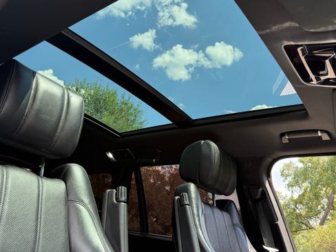 Used 2017 Land Rover Range Rover Long Wheelbase Supercharged image 22