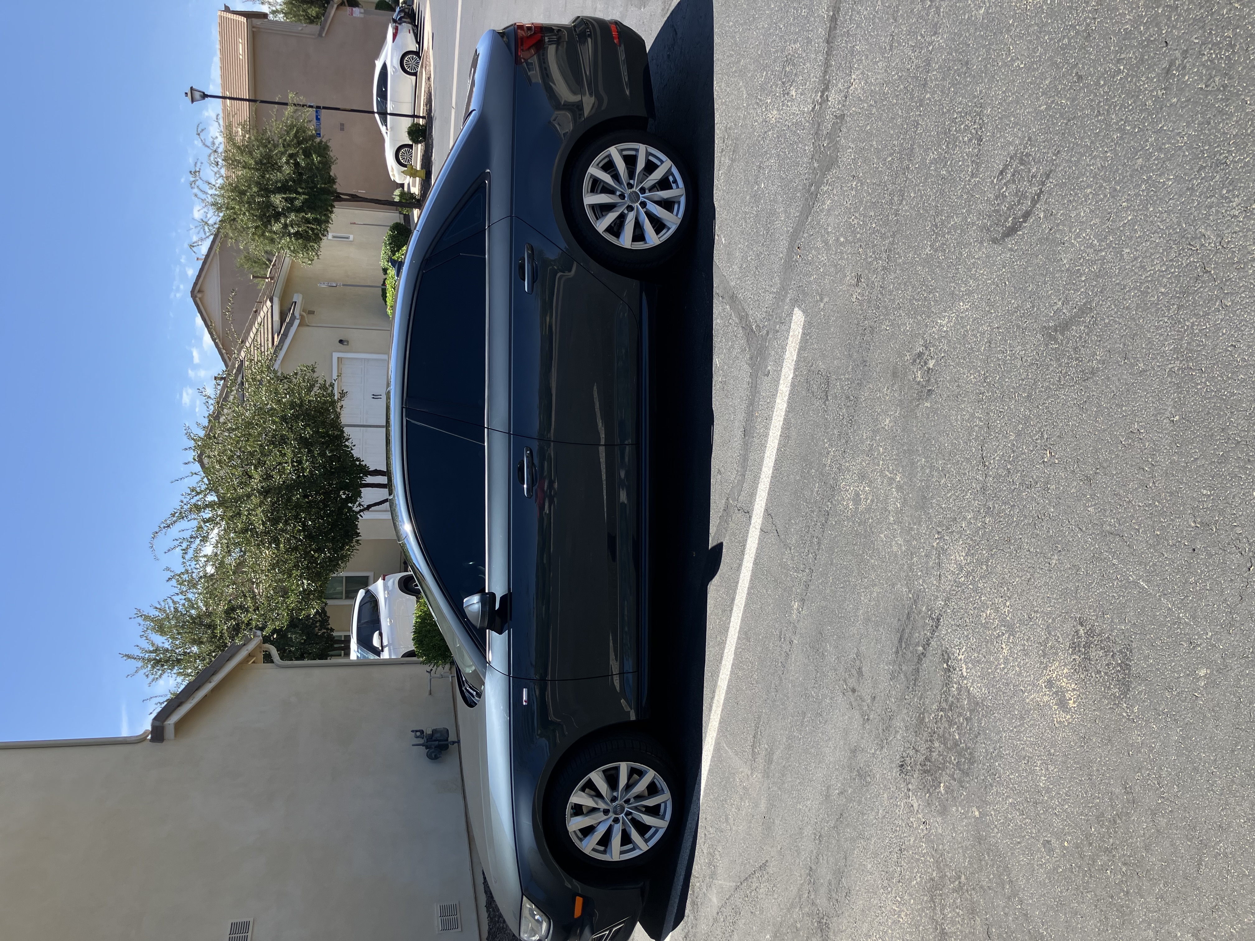 Used 2018 Audi A4 2.0T Ultra Premium w/ Convenience Package FWD image 2