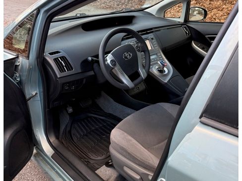 Used 2012 Toyota Prius Five image 4