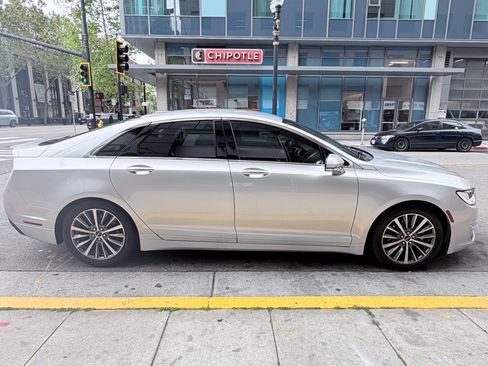 Used 2018 Lincoln MKZ Premiere FWD image 8