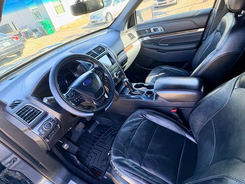 Used 2019 Ford Explorer Limited w/ Class III Trailer Tow Package FWD image 13
