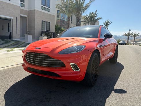 Used 2023 Aston Martin DBX AWD/4WD image 11
