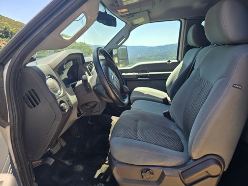 Used 2011 Ford F250 XLT image 5