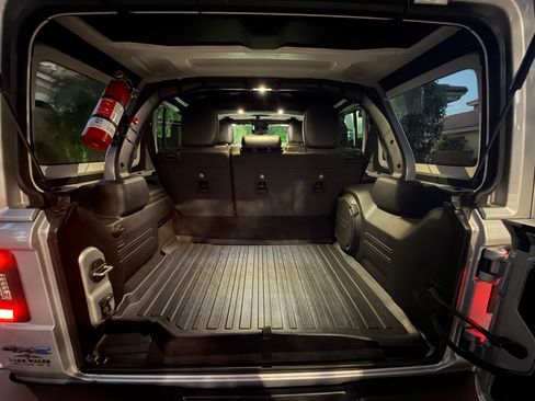 Used 2024 Jeep Wrangler Unlimited Rubicon 4xe image 18