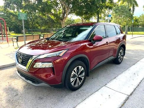 Used 2021 Nissan Rogue SV FWD image 2
