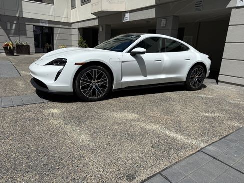 Used 2021 Porsche Taycan 4S AWD/4WD image 2