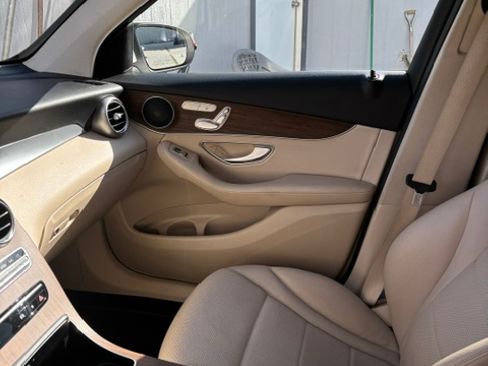 Used 2022 Mercedes-Benz GLC 300 image 13