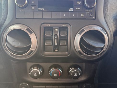 Used 2015 Jeep Wrangler Unlimited Sport w/ Quick Order Package 24S image 10