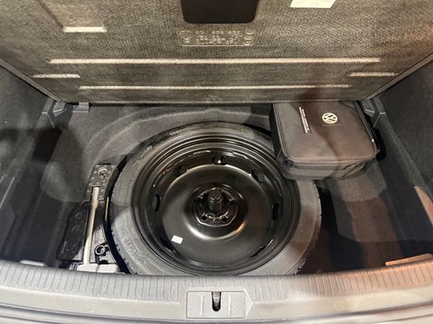 Used 2018 Volkswagen GTI SE image 29