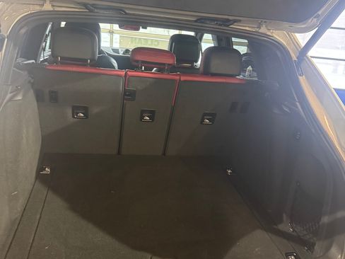 Used 2025 Porsche Macan S image 11