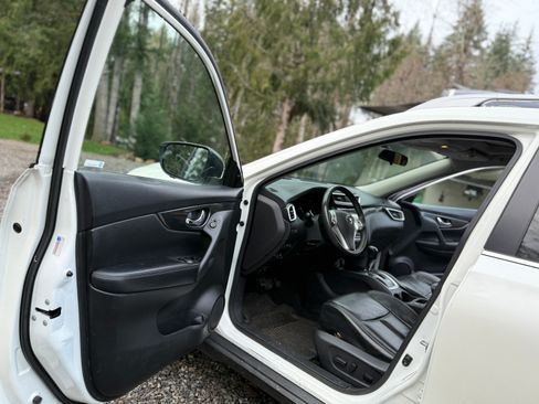 Used 2015 Nissan Rogue SL w/ SL Premium Package image 6