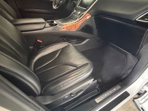 Used 2016 Lincoln MKX Reserve w/ Luxury Package image 8