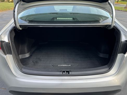 Used 2020 Toyota Corolla LE image 8