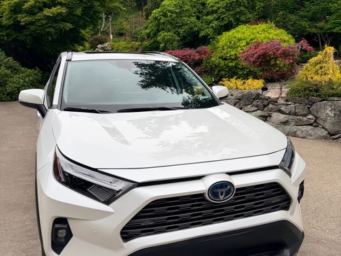Used 2023 Toyota RAV4 Limited w/ Limited Grade Weather Package AWD/4WD image 2