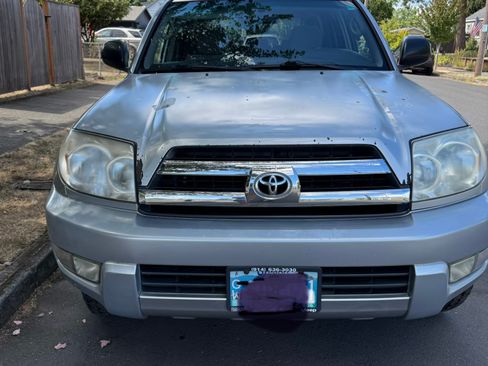Used 2005 Toyota 4Runner SR5 AWD/4WD image 9