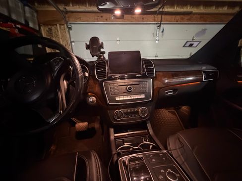 Used 2018 Mercedes-Benz GLS 450 4MATIC image 10