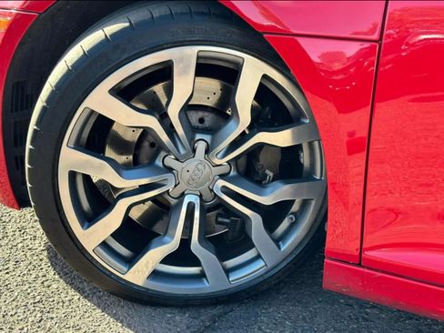 Used 2011 Audi R8 V10 image 12