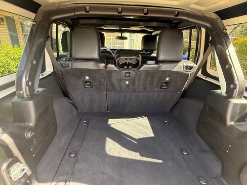 Used 2018 Jeep Wrangler Unlimited Sahara w/ LED Lighting Group image 11