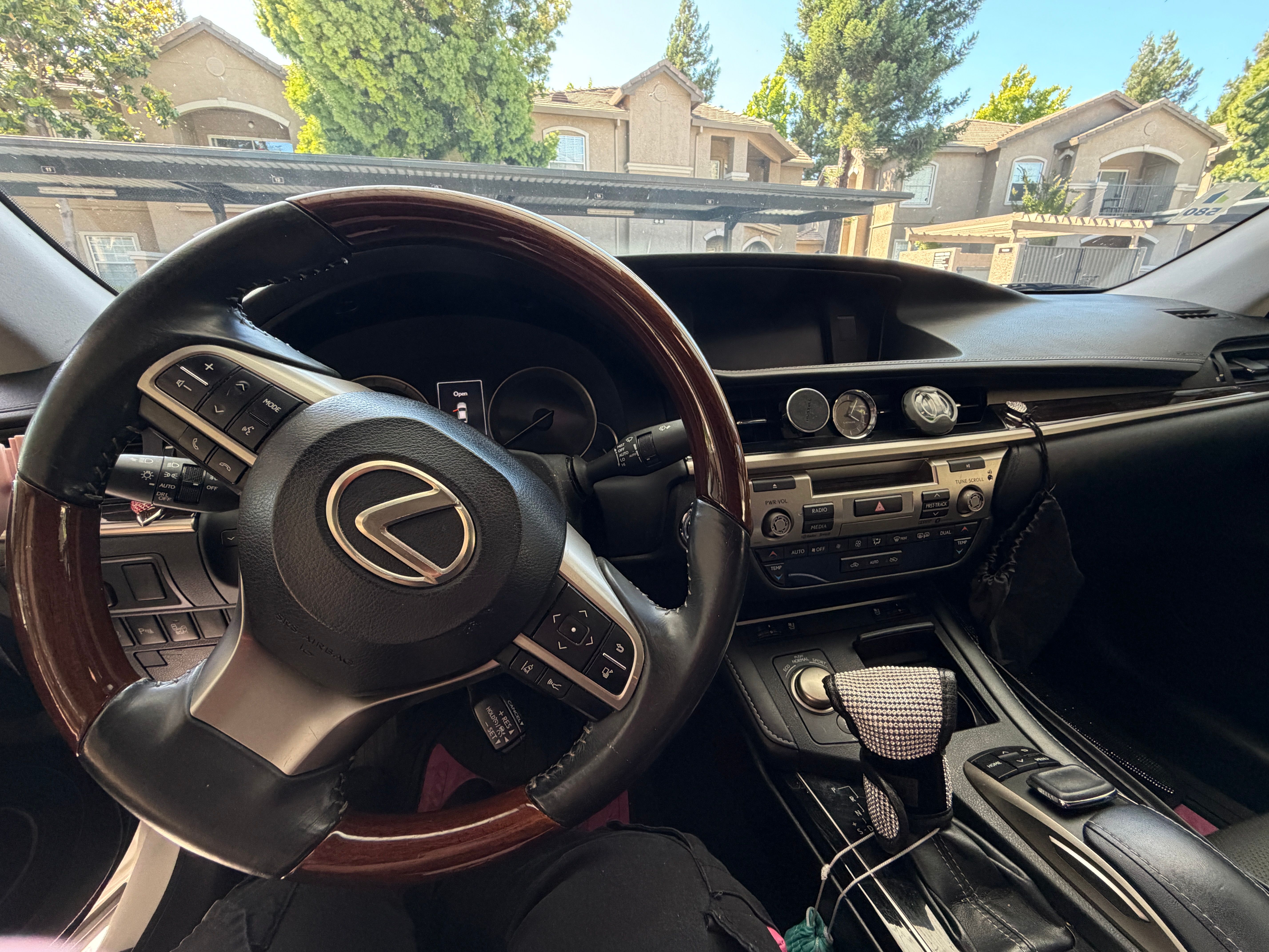 Used 2018 Lexus ES 350 w/ Navigation System Package FWD image 4