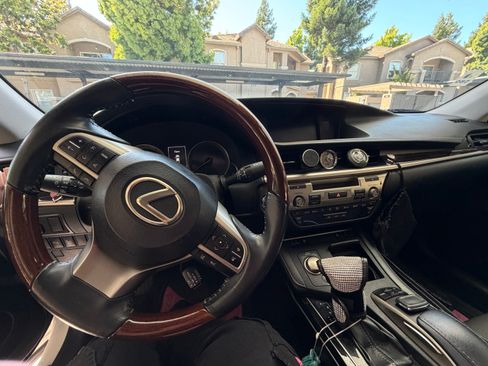 Used 2018 Lexus ES 350 w/ Navigation System Package FWD image 4