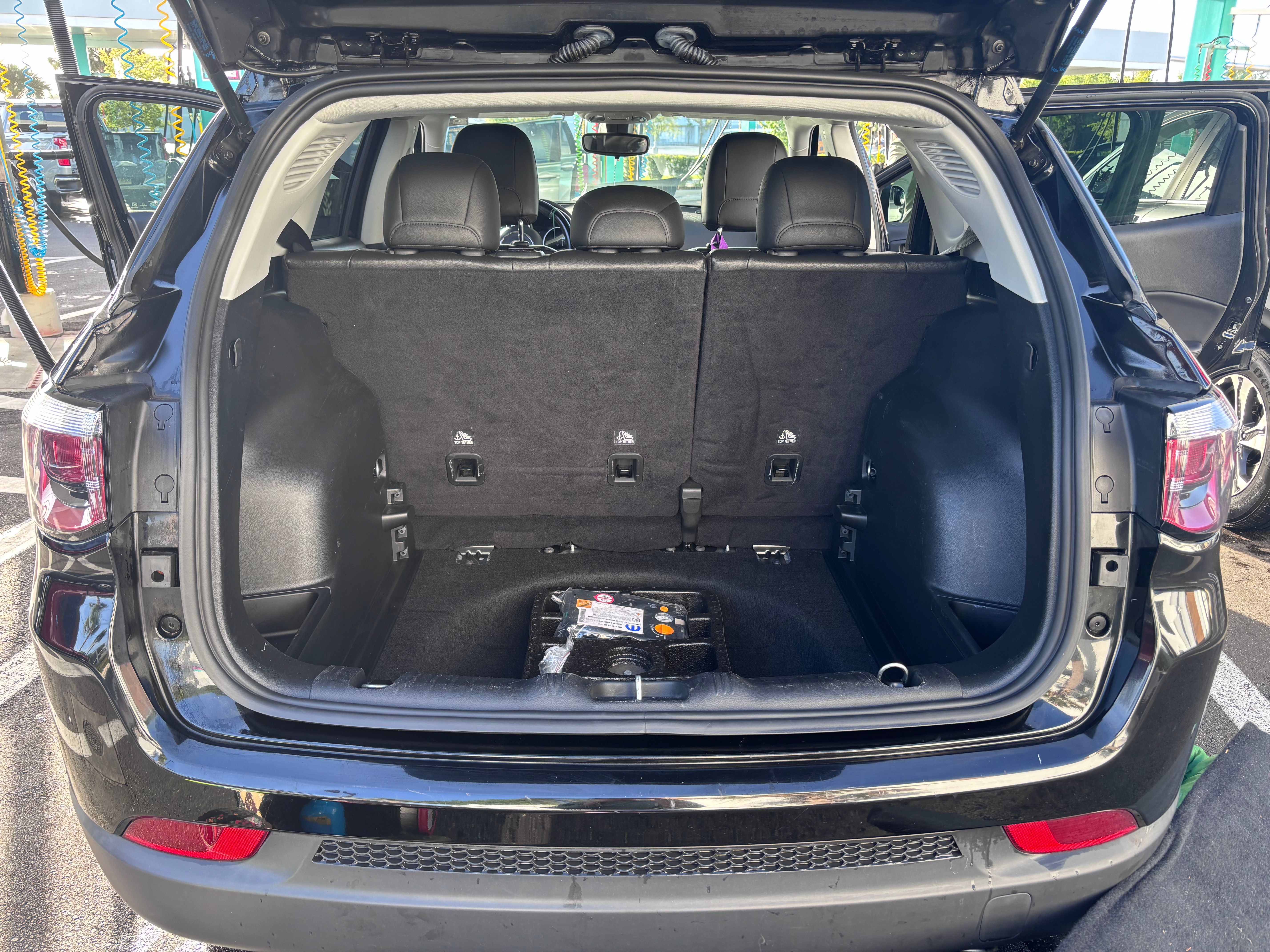 Used 2021 Jeep Compass Latitude FWD image 9
