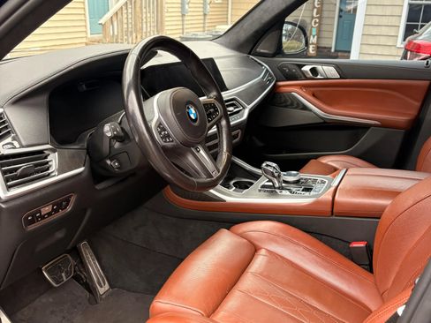 Used 2022 BMW X7 M50i image 9