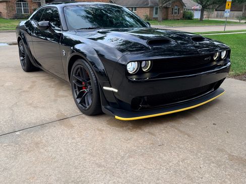 Used 2023 Dodge Challenger SRT Hellcat image 1