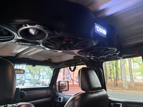 Used 2021 Jeep Gladiator Sport image 5