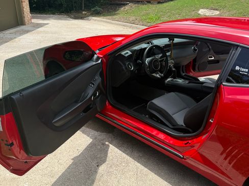 Used 2011 Chevrolet Camaro LT RWD image 14